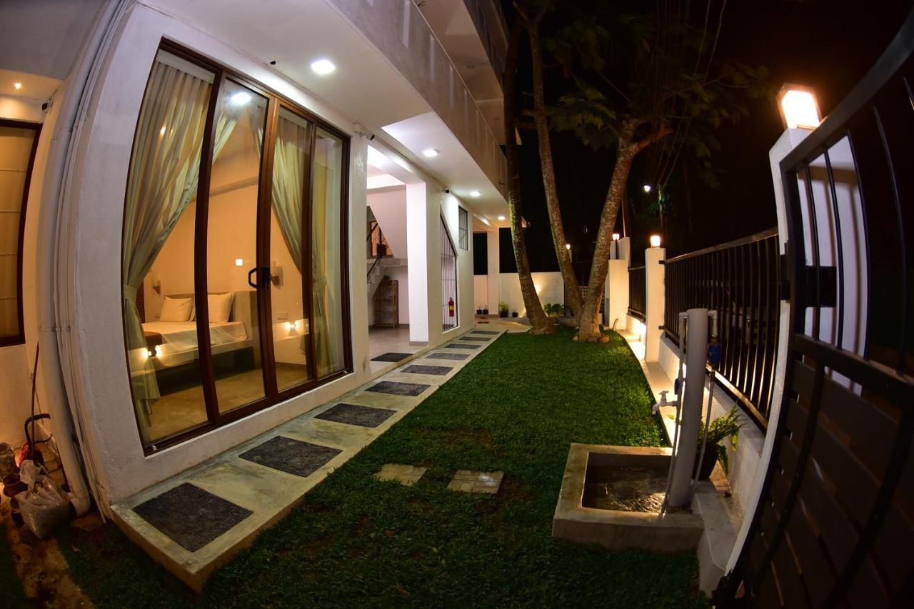 Lily Holiday Apartments ヒッカドゥワ エクステリア 写真