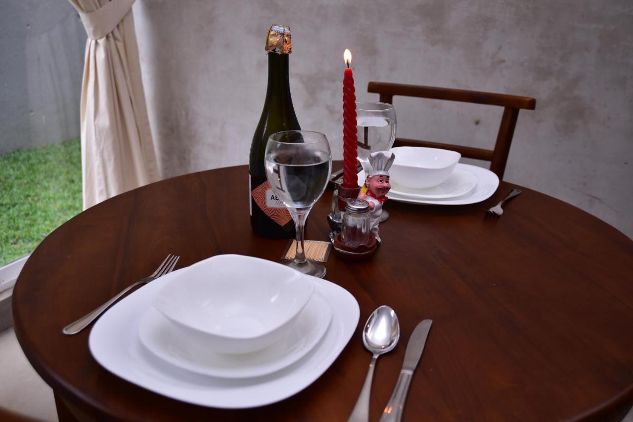 Lily Holiday Apartments ヒッカドゥワ エクステリア 写真
