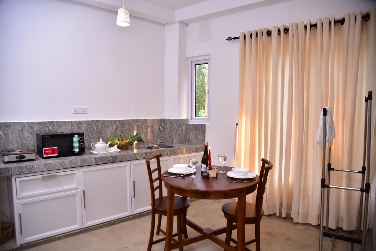Lily Holiday Apartments ヒッカドゥワ エクステリア 写真