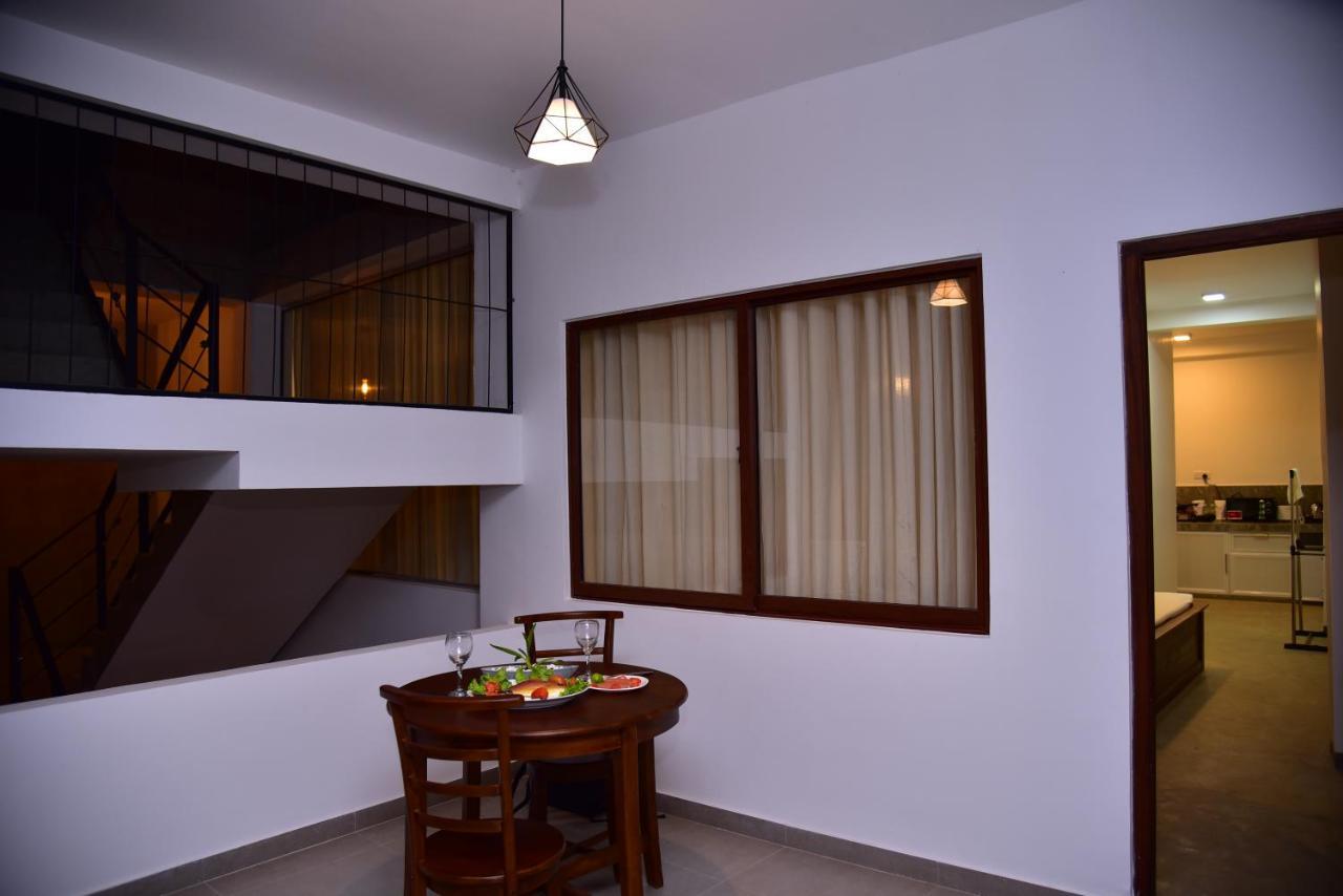 Lily Holiday Apartments ヒッカドゥワ エクステリア 写真