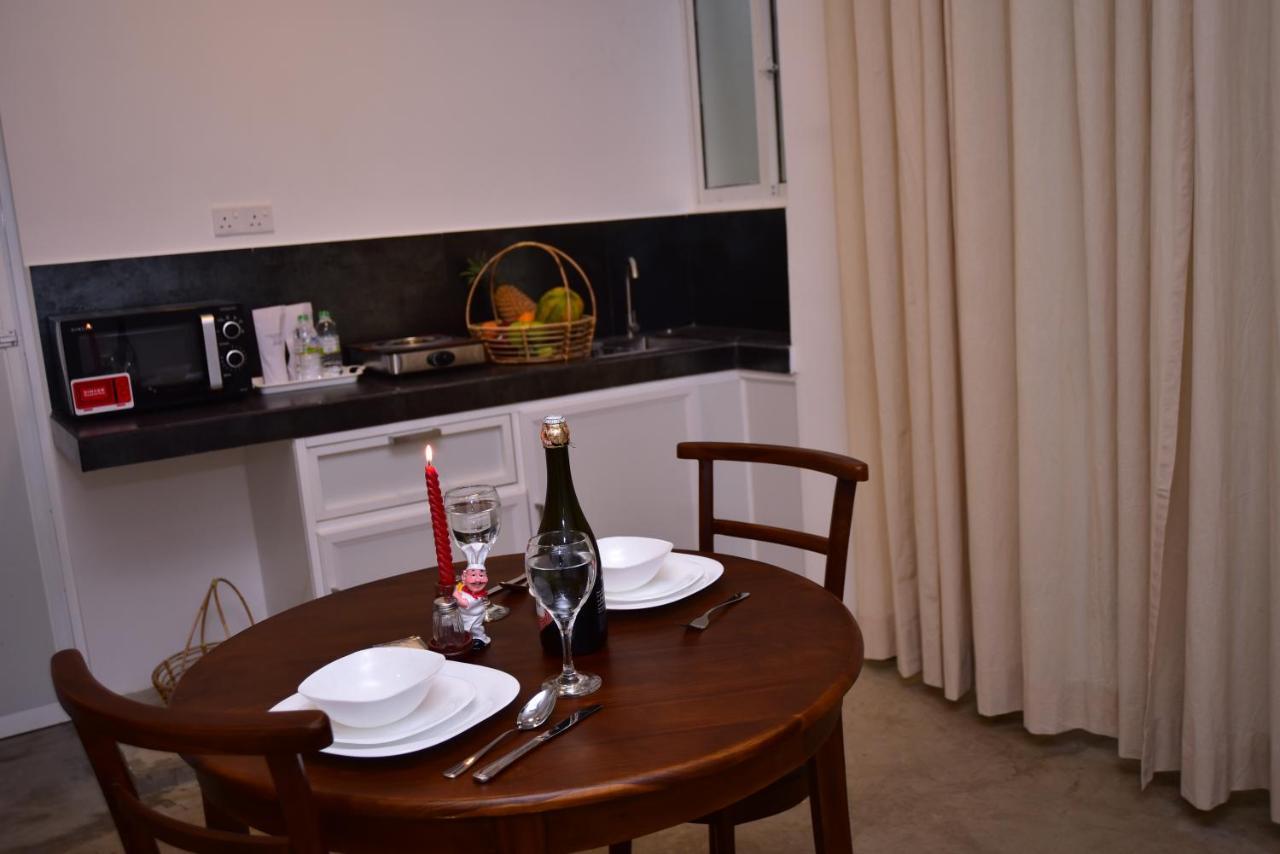 Lily Holiday Apartments ヒッカドゥワ エクステリア 写真